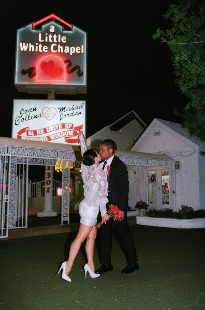 Ashley & Ian’s Chic Las Vegas Elopement At Little White Wedding Chapel