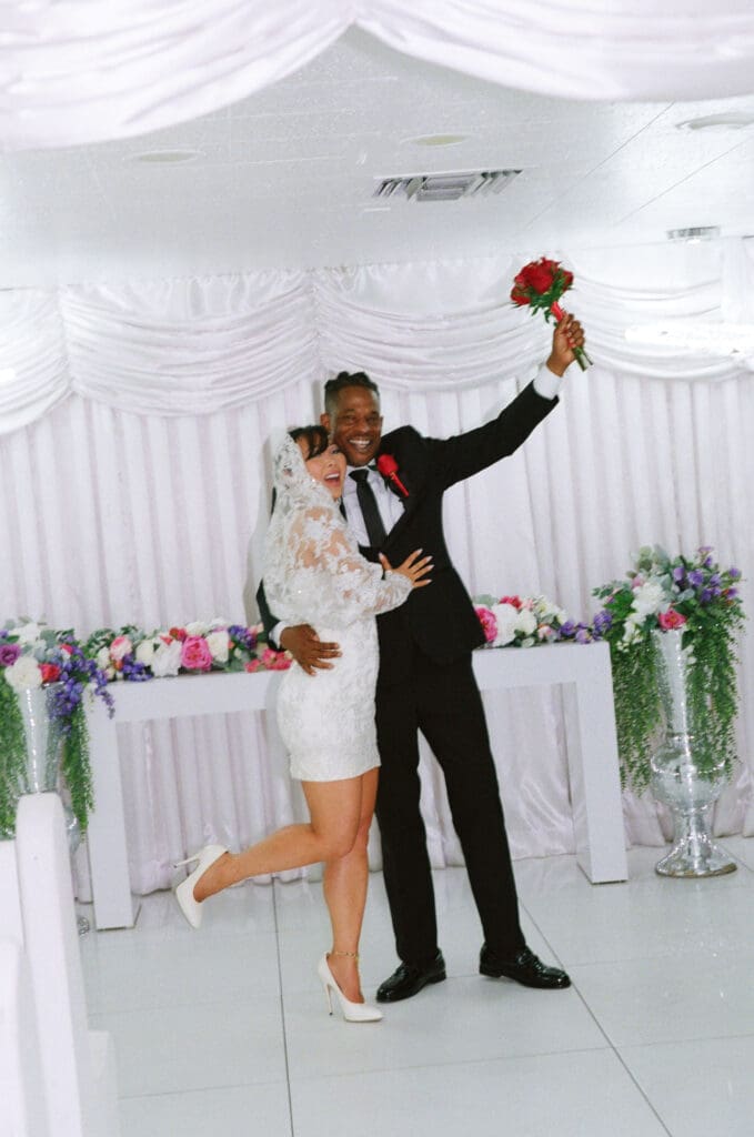 Ashley & Ian’s Chic Las Vegas Elopement At Little White Wedding Chapel