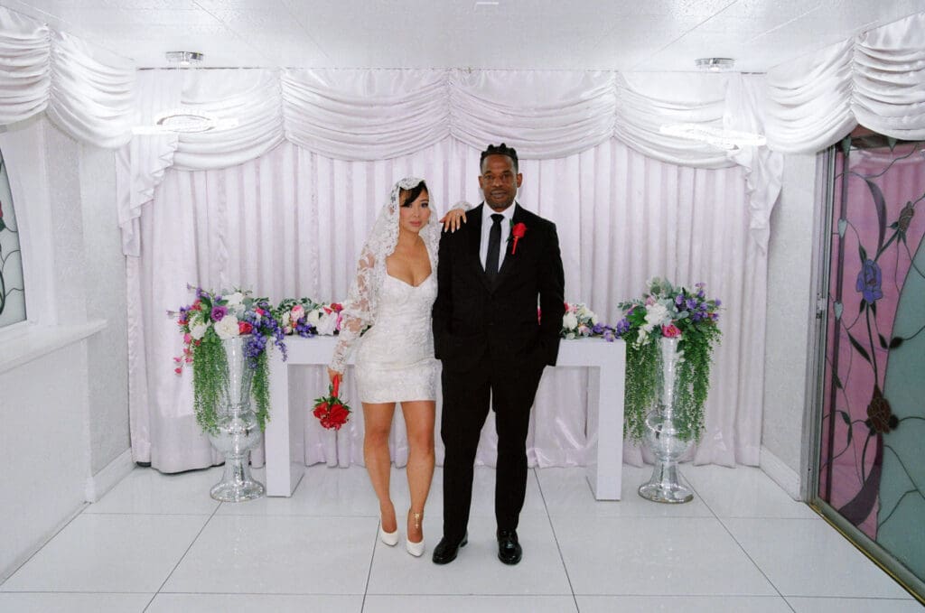Ashley & Ian’s Chic Las Vegas Elopement At Little White Wedding Chapel