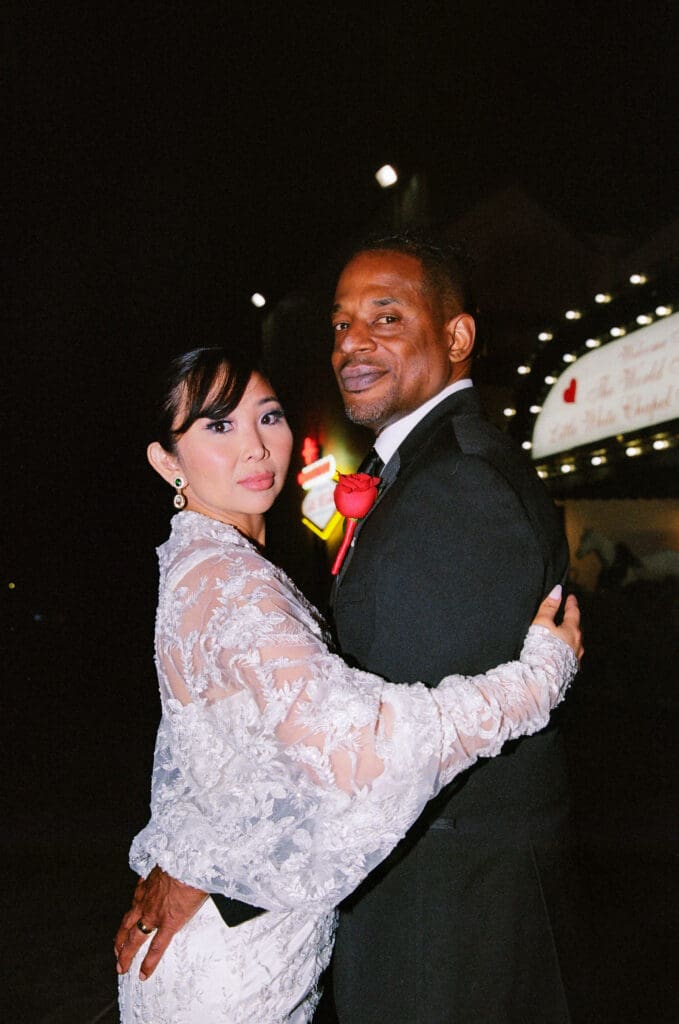 Ashley & Ian’s Chic Las Vegas Elopement At Little White Wedding Chapel