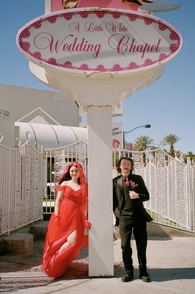 Why This Little White Wedding Chapel Elopement Was the Sweetest Kind of Simple