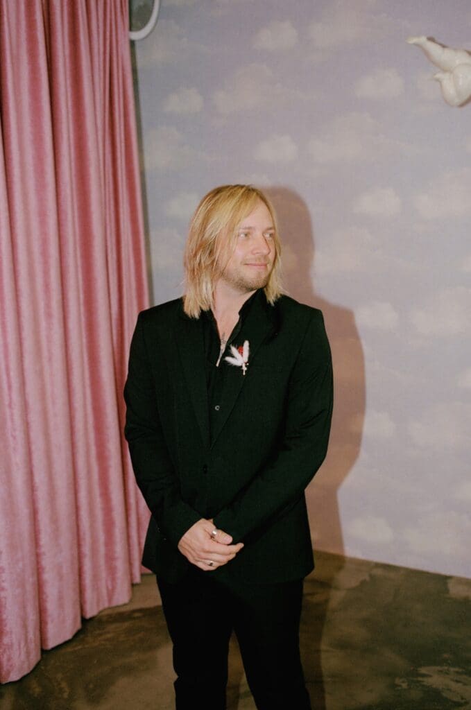 groom waiting for the bride at the altar