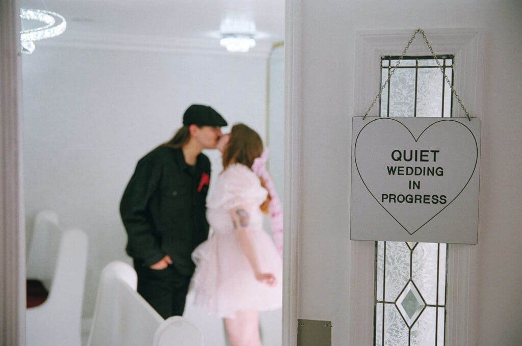 Halle & Edward’s Nostalgic Las Vegas Elopement at the Little White Wedding Chapel