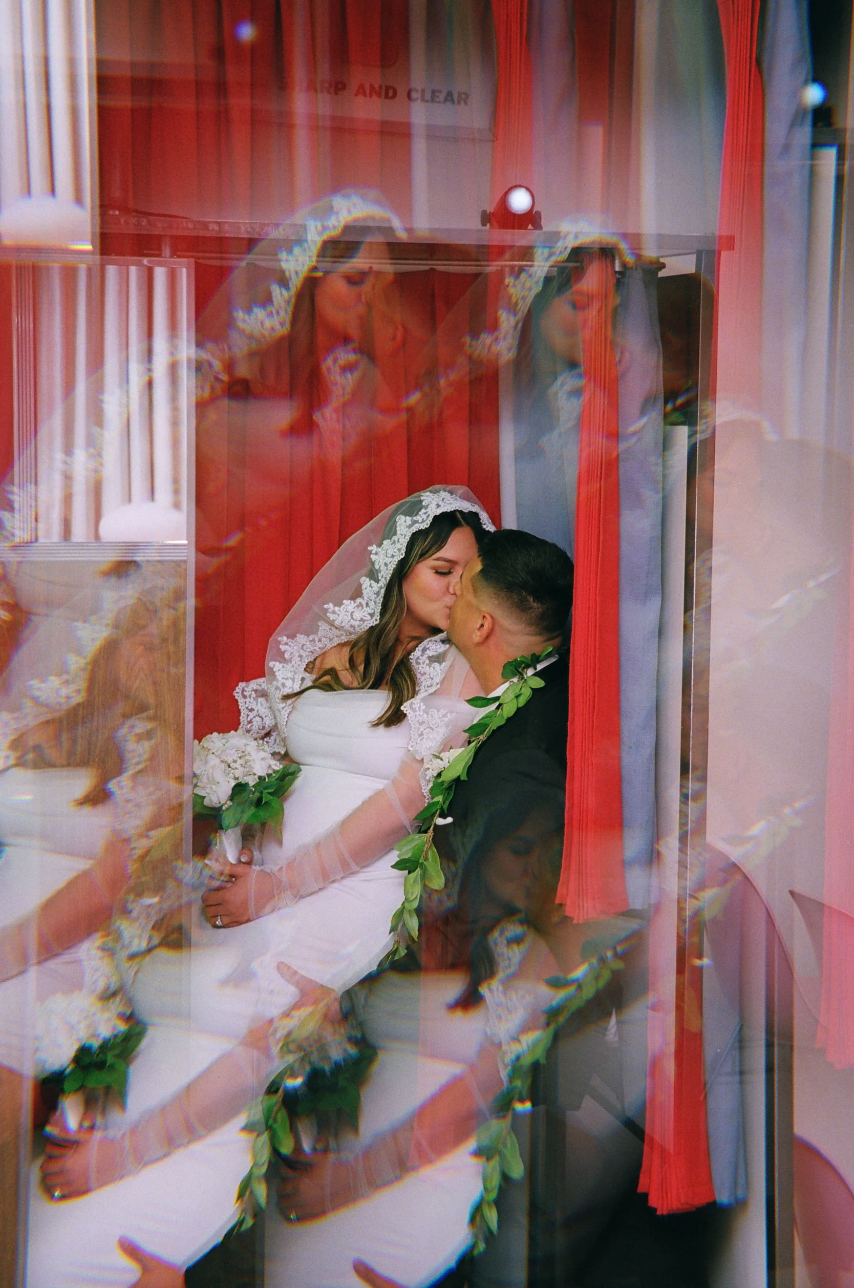 Shaye & Kyler’s Intimate Sure Thing Chapel Elopement in Las Vegas