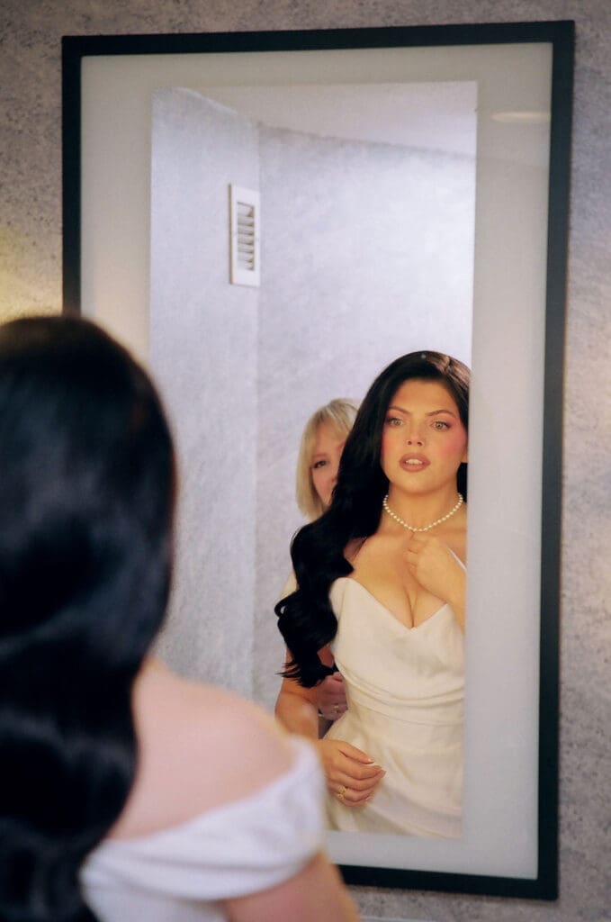 Las Vegas Getting Ready Photos at Planet Hollywood | The Moments Before “I Do”