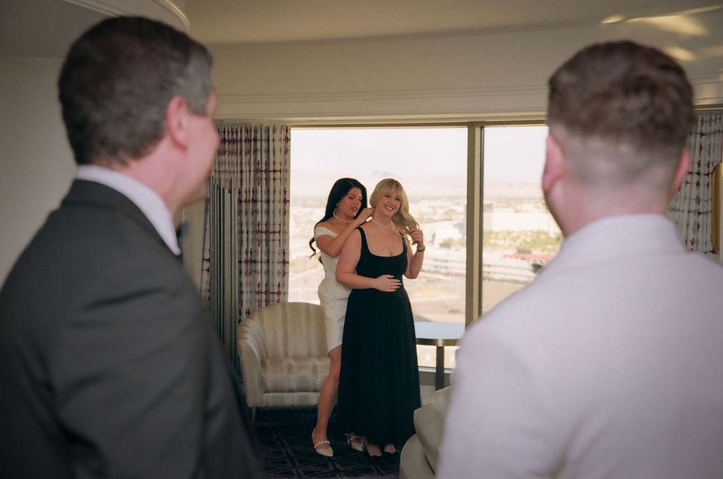 Las Vegas Getting Ready Photos at Planet Hollywood | The Moments Before “I Do”