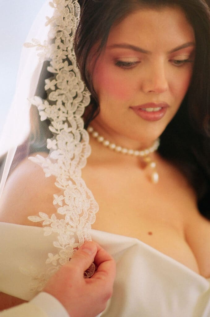 stunning picture of the bride at her dream wedding day