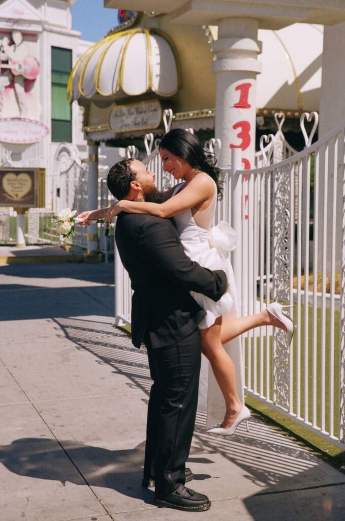 Why Weekday Little White Chapel Weddings Always Photograph Better
